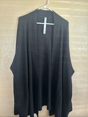 Lululemon long-sleeve black Cardigan Size 18